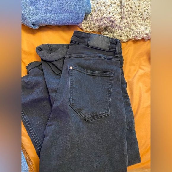 3/30 H&M size 4 black straight legged jeans - Picture 5 of 6